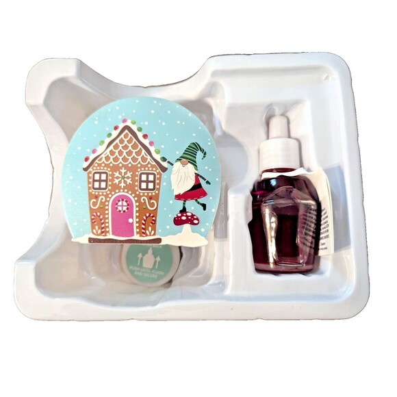 Gingerbread House Gnome Oil Diffuser Wall Plug-In Cinnamon Fragrance Gift NIB - Picture 1 of 4
